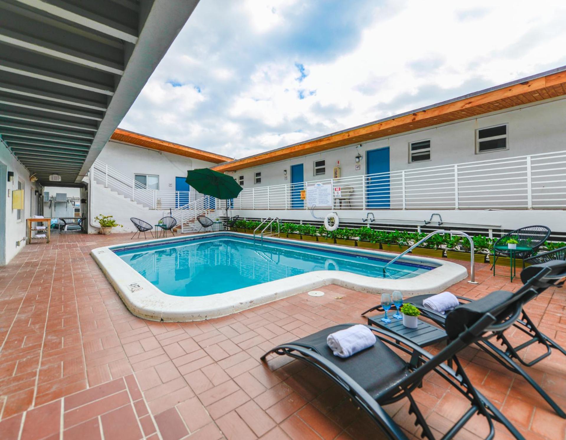 Radiant Unit With Parking And Pool - M26 Apartman Hollywood Kültér fotó